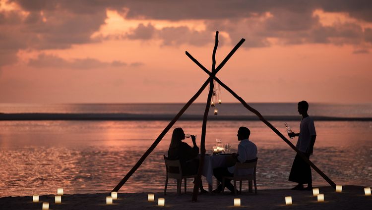 COMO Maalifushi - Romantisches Beachdinner