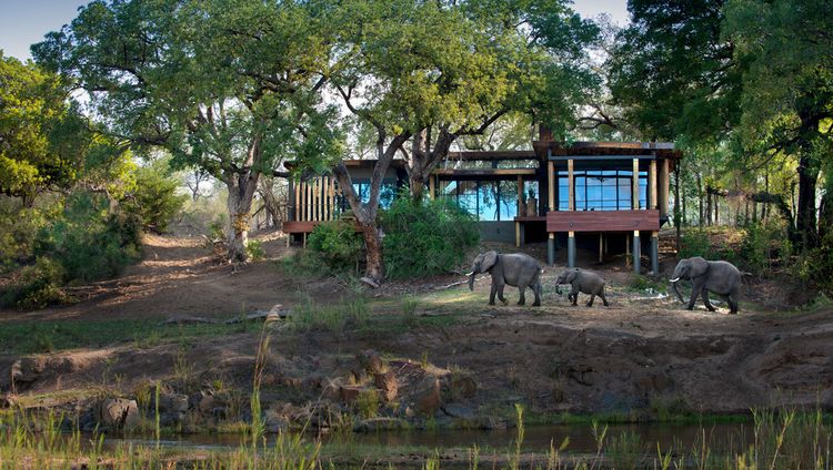 andbeyond Tengile River Lodge - Aussenansicht