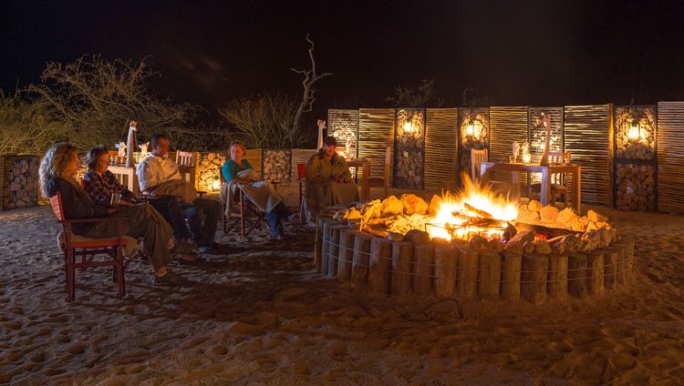 Simbavati Hilltop Lodge - Abends in der Boma