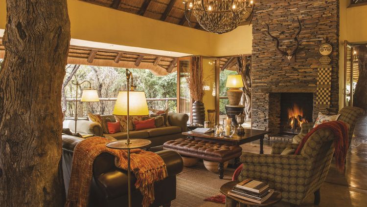 Tuningi Safari Lodge - Lounge